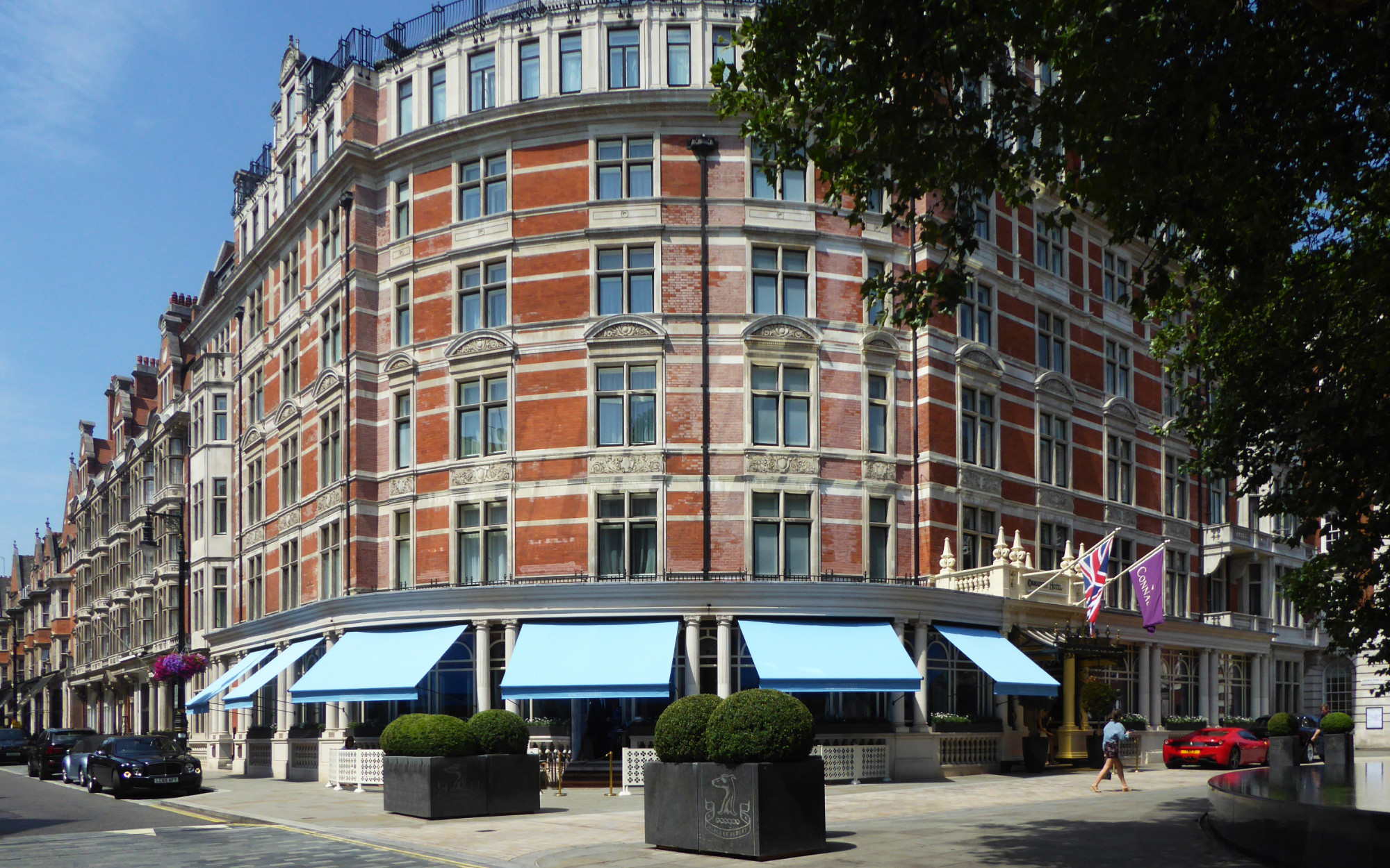 Greenwich Awnings at The Connaught Hotel