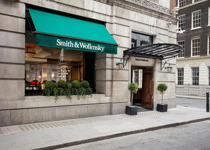 Classic style Victorian Awning® for Smith & Wollensky